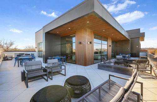 Edgehill Condo | Music Row Bungalow-Pool-Free parking-Rooftop-Near Gulch, Vanderbilt & Broadway
