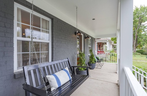 Edgehill House | Music Row Honey! Walk to Broadway! Off ST Parking!