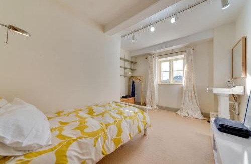 Oundle House | Music School Cottage 1