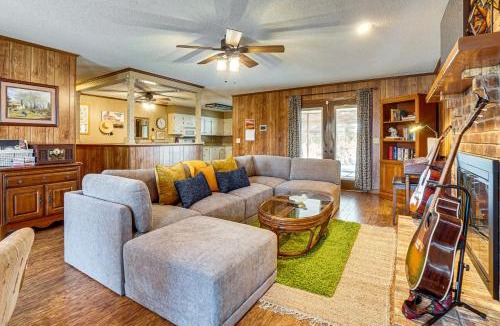 Madison House | Music-Themed Family Home! 13 Mi to Dtwn Nashville