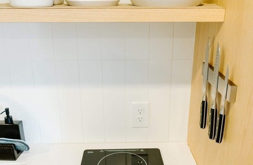 Edgehill Apartment | Musician's Suite: Luxe Music Row Stay, Walk to Gulch!
