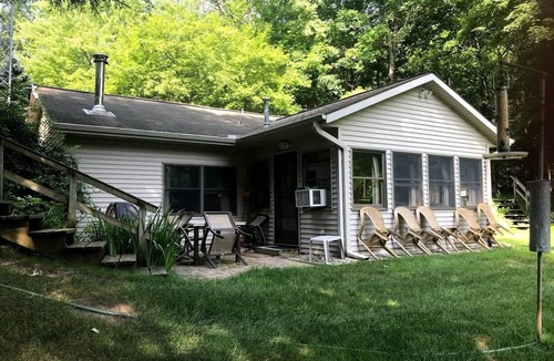 Newaygo Cottage | Muskegon River Front Cabin