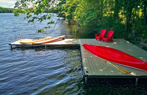 Bala Cottage | Muskoka Autumn Escape Campfire, Games, Netflix