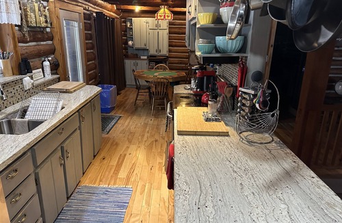 Novar Cottage | Muskoka Cabin Snowshoeing Pool Table Hot Tub Algonquin Arrowhead Park