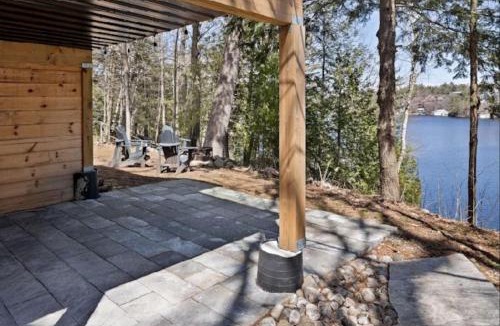 Gravenhurst House | Muskoka Charm Beautiful four bedroom cottage