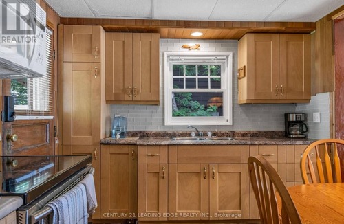 Georgian Bay Cottage | Muskoka Honey Harbour Private Lake Front with Hot Tub!