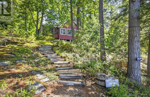 Gravenhurst Cottage | Muskoka Lake - Newer Island Cottage - 3 Bedroom - 1 min ride from marina