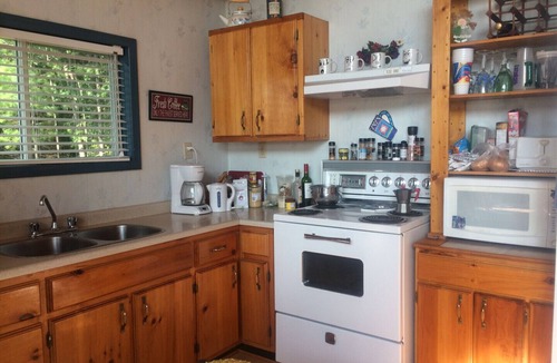 Gravenhurst Cottage | Muskoka lakefront island cottage suitable for large families
