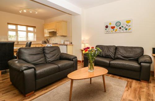 Midsomer Norton House | Muskoka Lodge