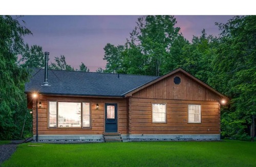 Gravenhurst Ski Chalet | Muskoka Mist