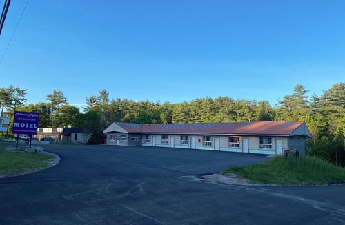 Gravenhurst House | Muskoka Nights Motel