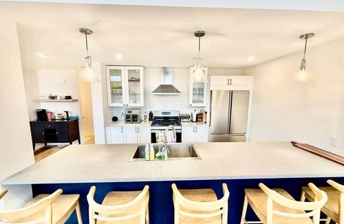 Perry House | Muskoka Retreat on Bay Lake