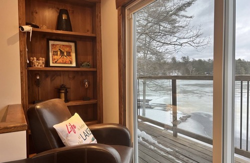 Big Chute Cottage | Muskoka - The Eagle's Nest