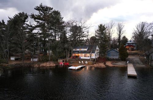 Bala House | Muskoka Waterfront Cottage - Moon River with HOT TUB