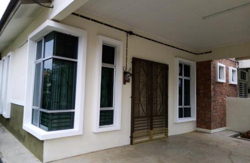 Durian Tunggal House | Muslim 2 Stay