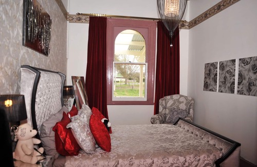 Rutherglen Bed & Breakfast | Must Love Dogs B&b