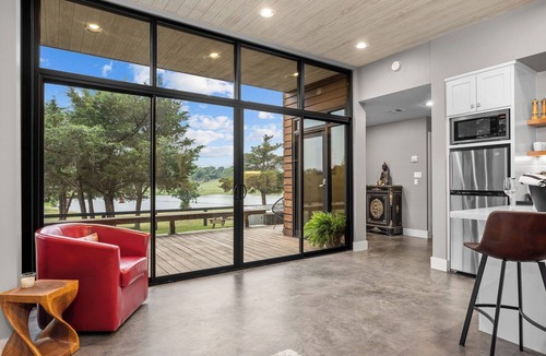 Washington House | Mustang Creek Hideaway | Hot Tub | Fire Pit | Outdoor Shower