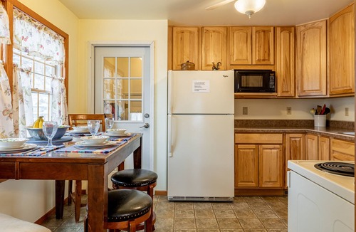 Cody House | Mustang Hideaway- Western Home Base in Cody