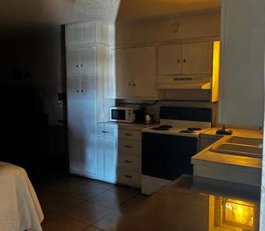 Big Lake Hotel | Mustang Motel