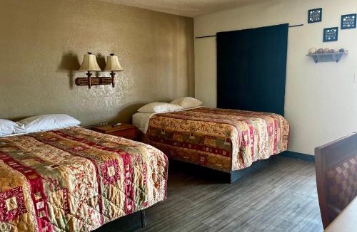 Big Lake Hotel | Mustang Motel