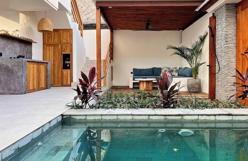 Pecatu House | Muzeum Villas: 2 Bedrooms, 2 Bathroom, Wi-Fi, Kitchen, Private Pool