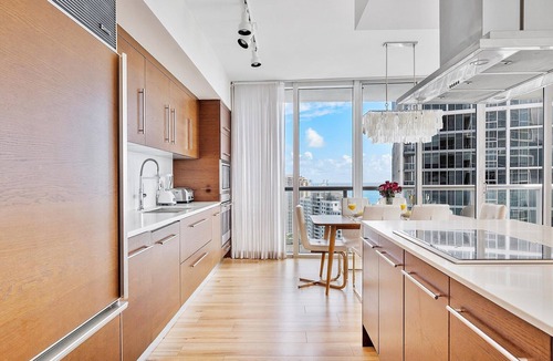 Downtown Miami Apartment | MVR - Bay & City Views from the 37th