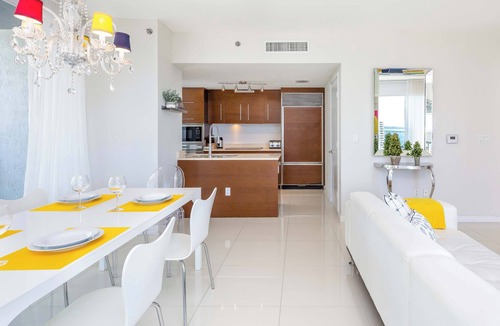 Downtown Miami Apartment | MVR - High-Floor Luxury with Iconic Views