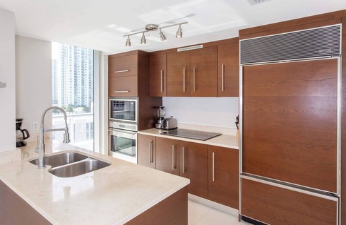 Downtown Miami Apartment | MVR - High-Floor Luxury with Iconic Views