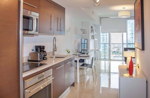 Downtown Miami Apartment | MVR - River & City Views, Brickell Center, LuxSPA