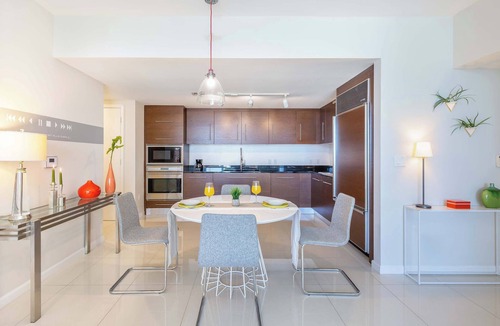 Downtown Miami Apartment | MVR - Where Views Meet Vibes in Miami