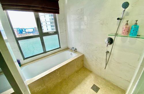 Taman Melaka Raya Apartment | MW Silverscape Residence Studio Suites With Private Bath Tub