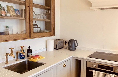 Hoxton Apartment | My Chic Hoxton Mews Home zone1