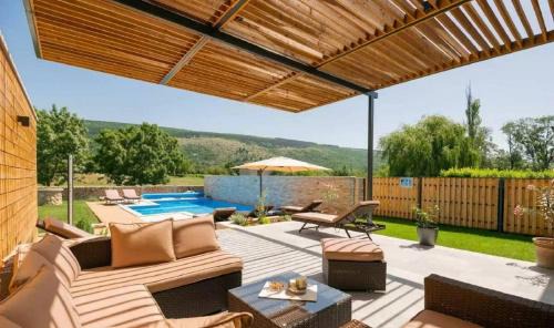 Donji Prolozac House | MY DALMATIA - Luxury villa Prolozac with private heated pool