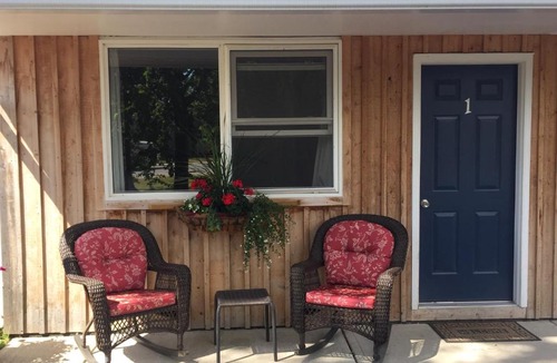 Manitowaning Hotel | My Friends Inn Manitoulin
