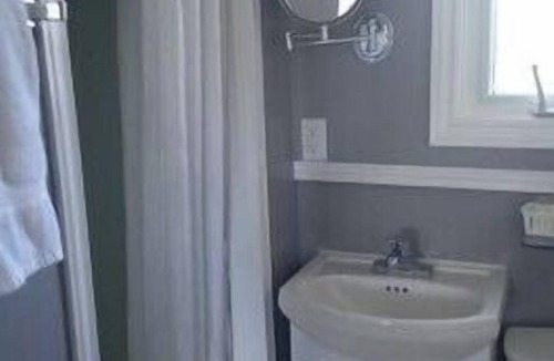 Manitowaning Hotel | My Friends Inn Manitoulin