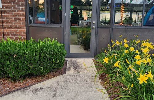 Cottondale House | My Happy Place 1 rm/master bath