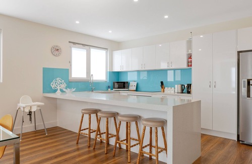 Ventnor House | My Island Home by Ready Set Stay