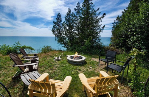 Ashfield-Colborne-Wawanosh Cottage | My Lake Paradise Lakefront Hottub