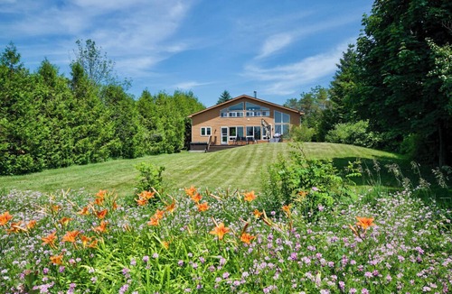 Ashfield-Colborne-Wawanosh Cottage | My Lake Paradise Lakefront Hottub