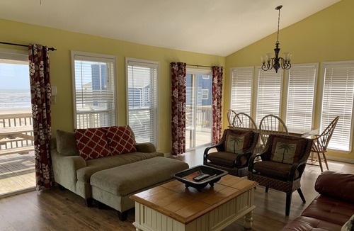 Galveston House | My 'Little' Sunshine - 2021 Charming well maintained Beachfront House
