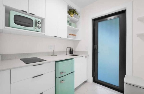 Northeast Miami Apartment | My Miami Getaway, Apt 2
