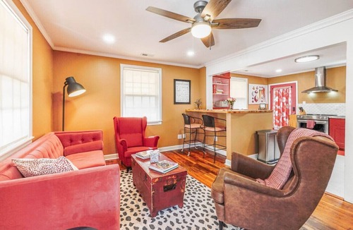 Greensboro House | My Sister's House Downtown Greensboro - Whole Home