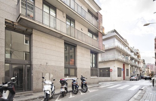El Putget i Farro Apartment | My Space Barcelona Attic with Private Terrace in City Center for 6