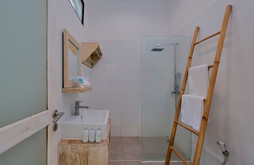 Sumbawa Barat Hotel | MYAMO Beach Lodge