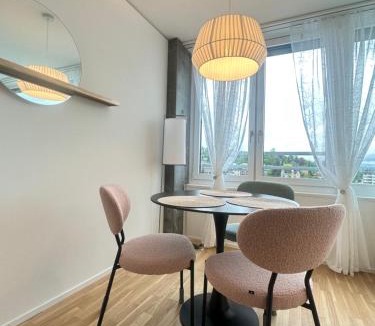Neuhausen am Rheinfall Apartment | MydiHei @ Rhyfall Towers