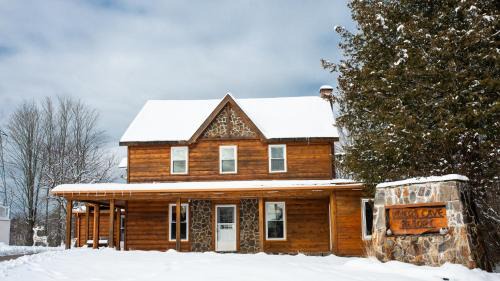 Bishop Corners Cabin | Myers Cave Resort