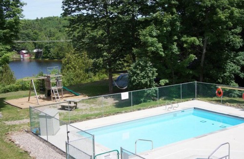 Bishop Corners Cottage | Myers Cave Resort