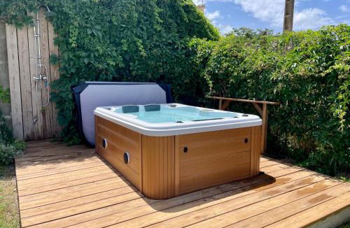 Aigues-Mortes Ski Chalet | myinsolite - Tiny-house, jacuzzi, brasero, piscine