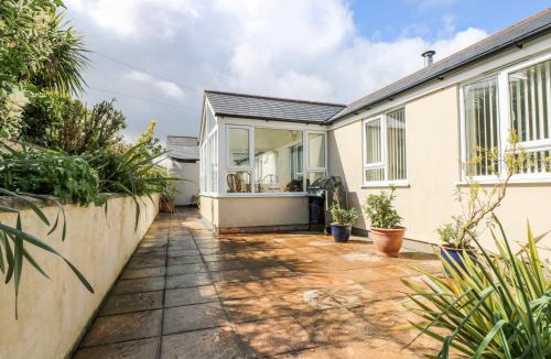 Redruth House | Mynheer Farm Bowji