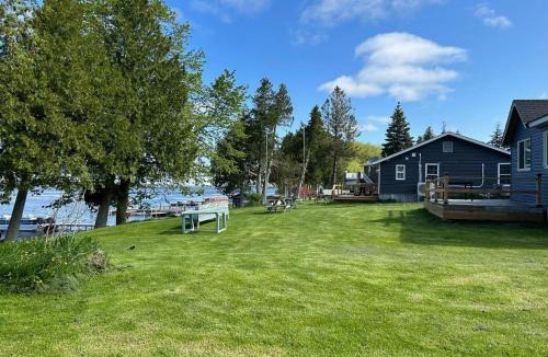 Lindsay Cabin | Myriad Fins Cottage and Marina